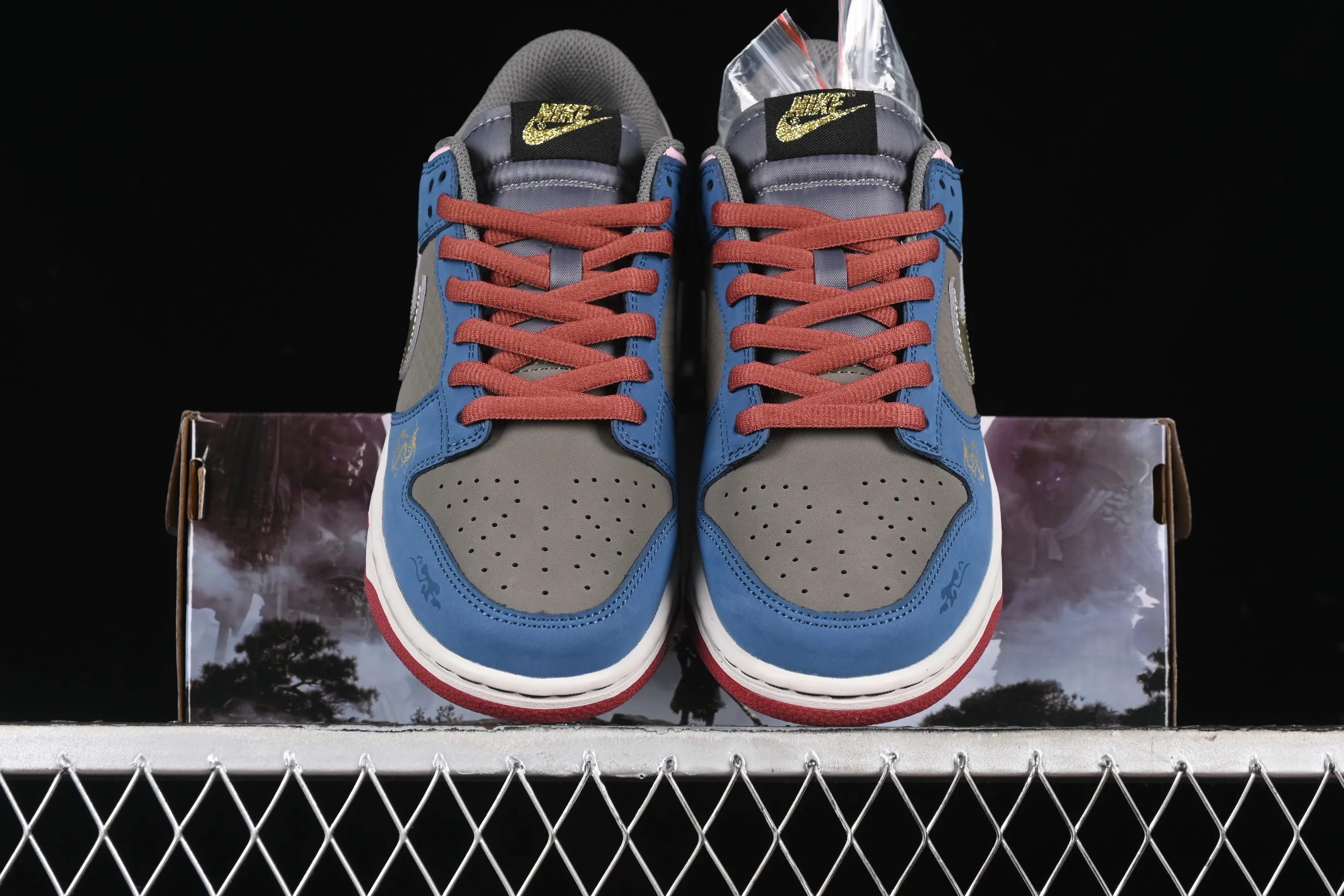 All Categories Nk SB Dunk Series Nk SB Dunk Low High-end Customized Low-top Sneakers C Version Nk Dunk Low Game Theme Black Myth Wukong Auspicious Cloud Dragon Pattern Deconstructed Retro Low-top Casual Sneakers DV2433-109